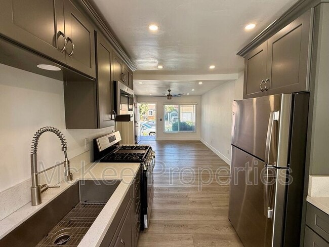 1658 Cable St in San Diego, CA - Building Photo - Building Photo