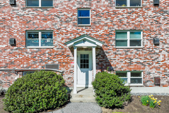 85 Hosmer St in Acton, MA - Foto de edificio - Building Photo