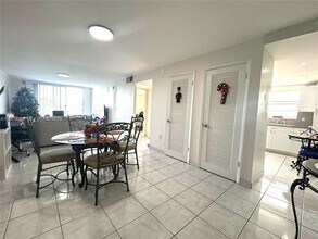 910 Michigan Ave in Miami Beach, FL - Building Photo - Building Photo