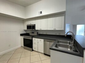 9640 NW 2nd St in Pembroke Pines, FL - Building Photo