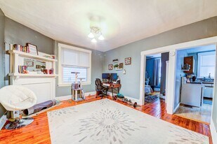 86 Estella Ave in Pittsburgh, PA - Building Photo