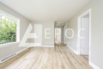 2015 Wesley Dr in High Point, NC - Building Photo - Building Photo
