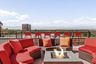 Kent Place Residences in Englewood, CO - Foto de edificio - Building Photo