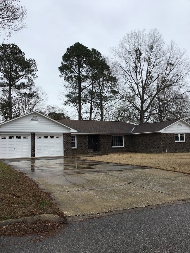 641 Chickasaw Dr in Sumter, SC - Building Photo - Building Photo