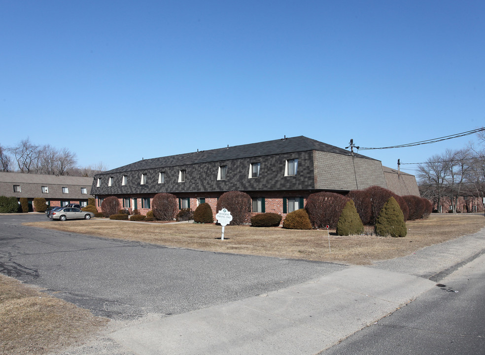 Woodtick Crossing in Waterbury, CT - Building Photo