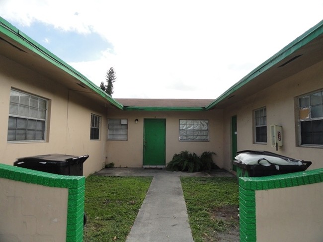 4090 NW 31st Ter in Fort Lauderdale, FL - Building Photo - Building Photo
