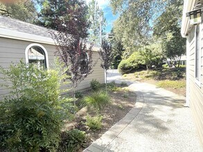 19046 Lake Forest Dr in Penn Valley, CA - Building Photo - Building Photo
