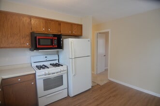 28601 N Washington Ave in Wauconda, IL - Building Photo - Building Photo