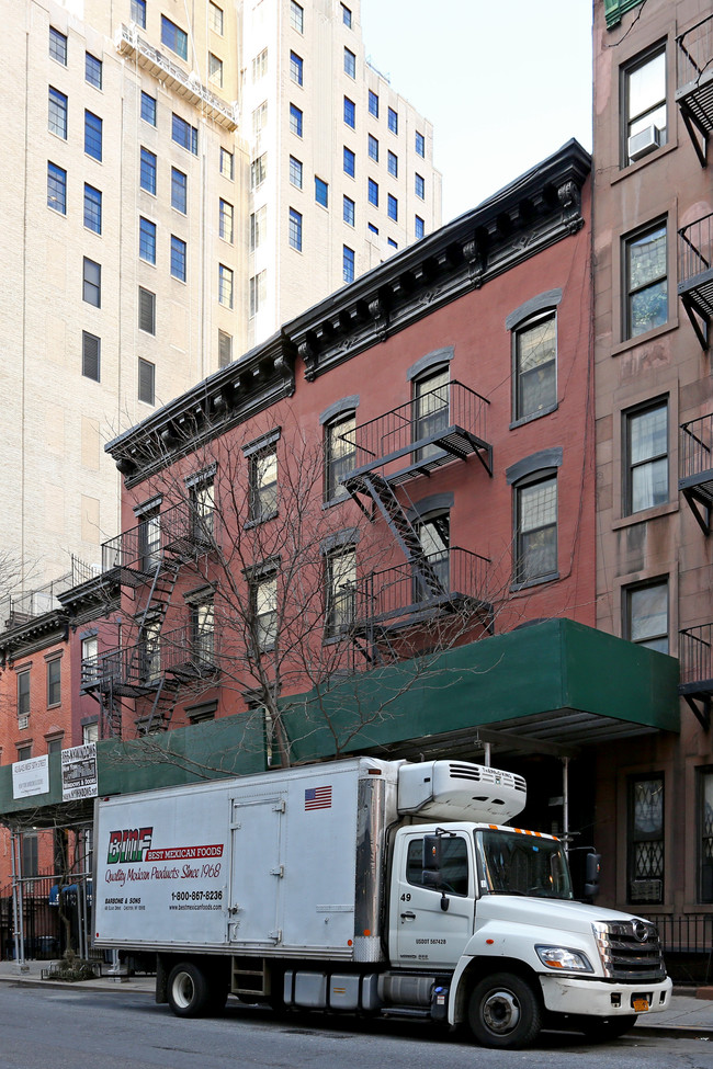 415 W 50th St in New York, NY - Foto de edificio - Building Photo