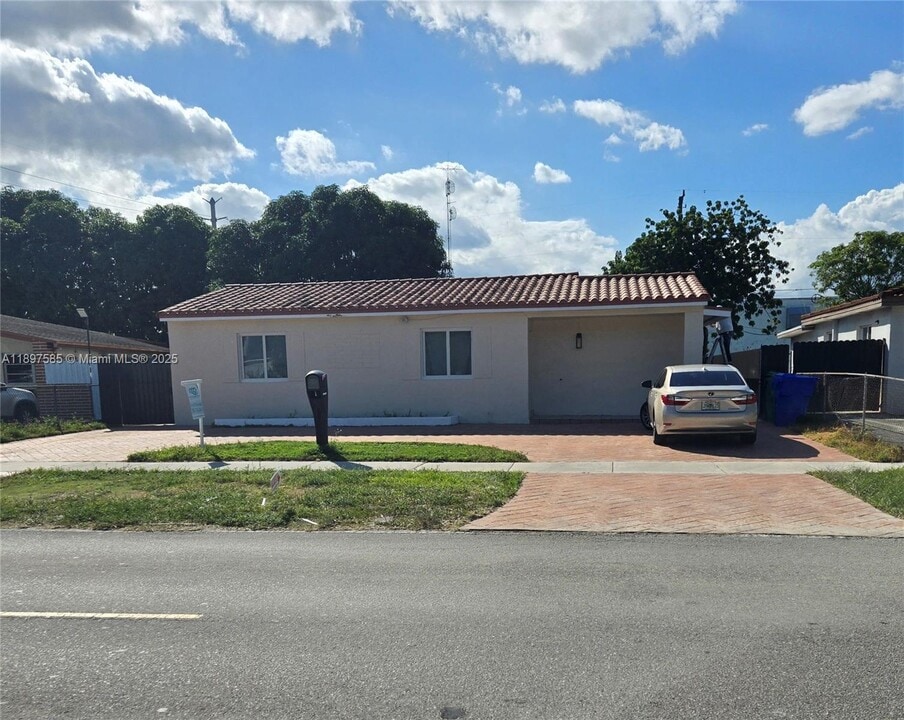 310 SW 69th Ave in Miami, FL - Building Photo