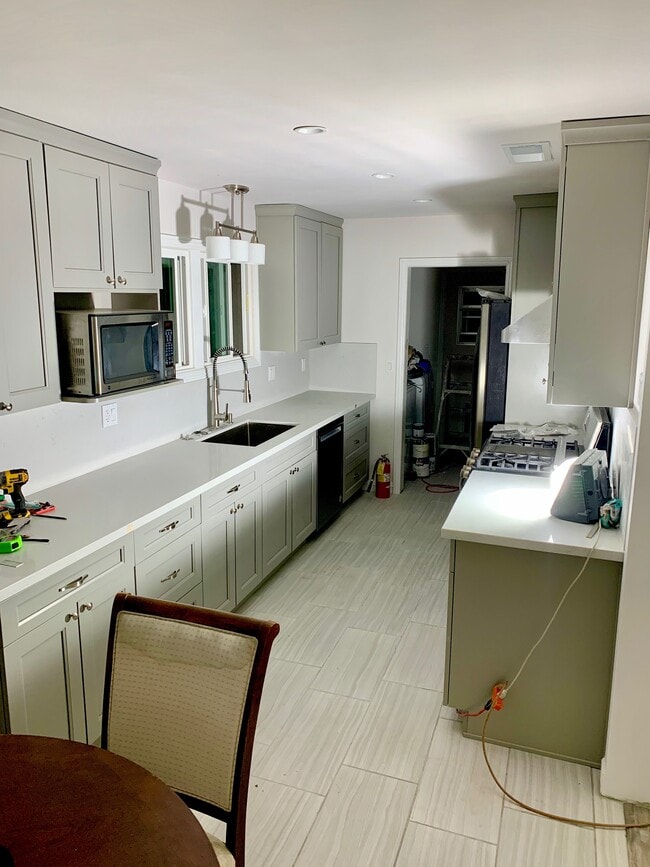 720 N Walnut Ave in San Dimas, CA - Building Photo - Building Photo