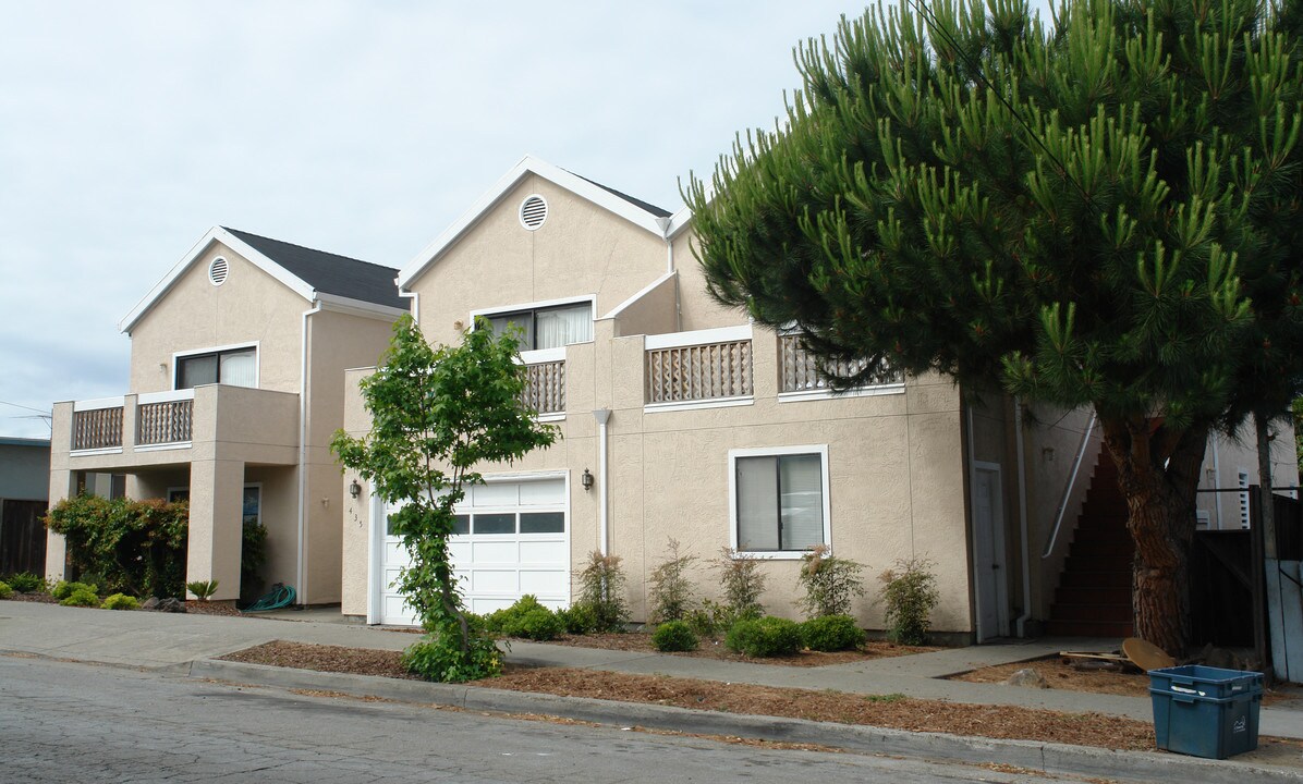 435 Liberty St in El Cerrito, CA - Building Photo