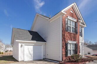 6927 Ayrshire Glen Pl in Charlotte, NC - Building Photo - Building Photo