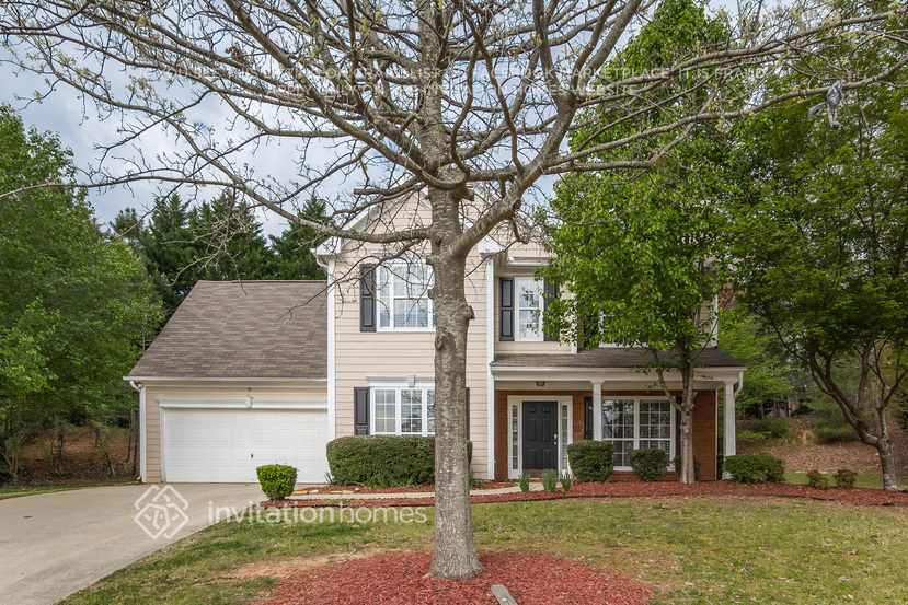 5366 Spike Ln in Suwanee, GA - Building Photo