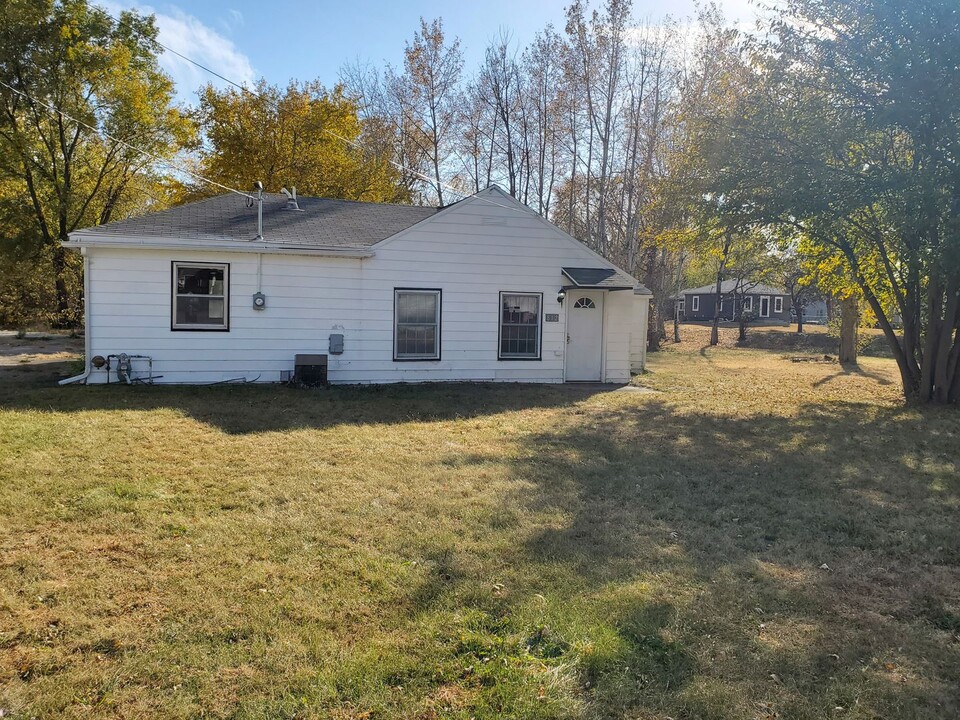 812 East End Ave in Evansdale, IA - Foto de edificio