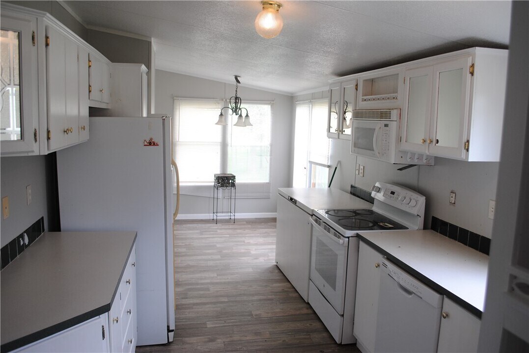 5489 Patton Lake Rd in Aquilla, TX - Building Photo