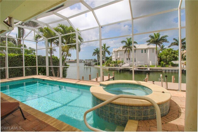 481 Maunder Ct in Marco Island, FL - Building Photo - Building Photo
