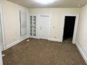 2907 Austin St in East Troy, WI - Foto de edificio - Building Photo