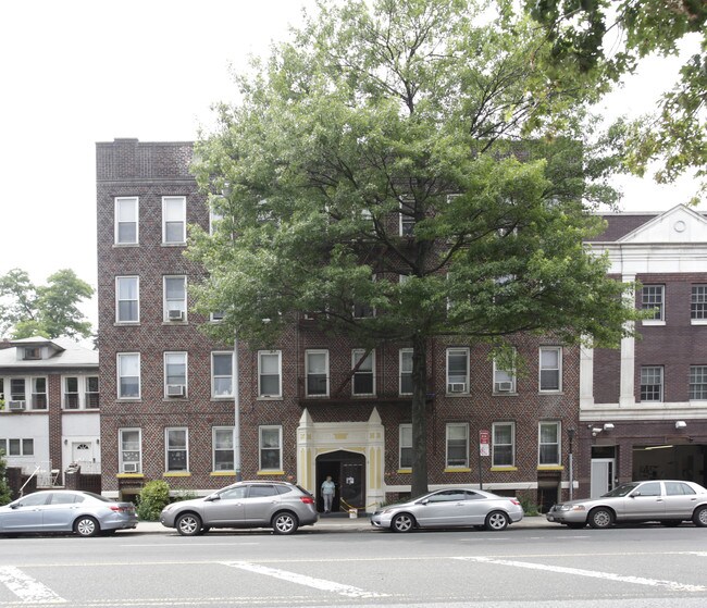 1890 Ocean Ave in Brooklyn, NY - Foto de edificio - Building Photo