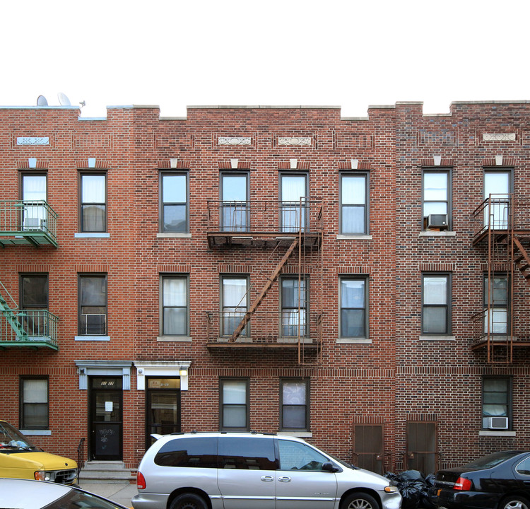 31-29 34th St in Long Island City, NY - Foto de edificio