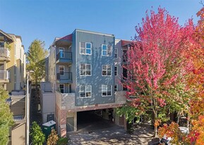 600 N 85th St in Seattle, WA - Building Photo