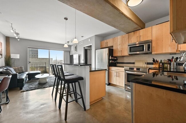 property at 800 Brazos St