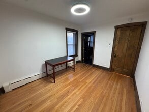 2437 W North Shore Ave in Chicago, IL - Building Photo - Building Photo