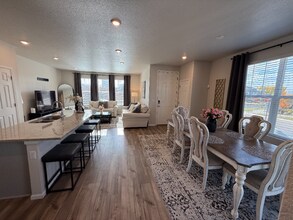 900 Tarragon Rd in Henderson, CO - Building Photo - Building Photo