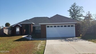 129 Harrison Pl in Panama City, FL - Building Photo