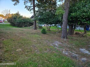 10 Pine Valley Dr in Toms River, NJ - Building Photo - Building Photo