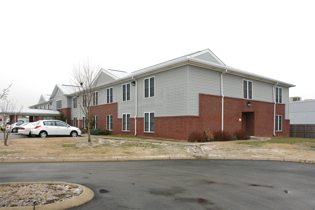 South Crum Senior Apartments in Louisville, KY - Building Photo