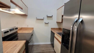 2311 Sandpiper St in Tallahassee, FL - Building Photo - Building Photo