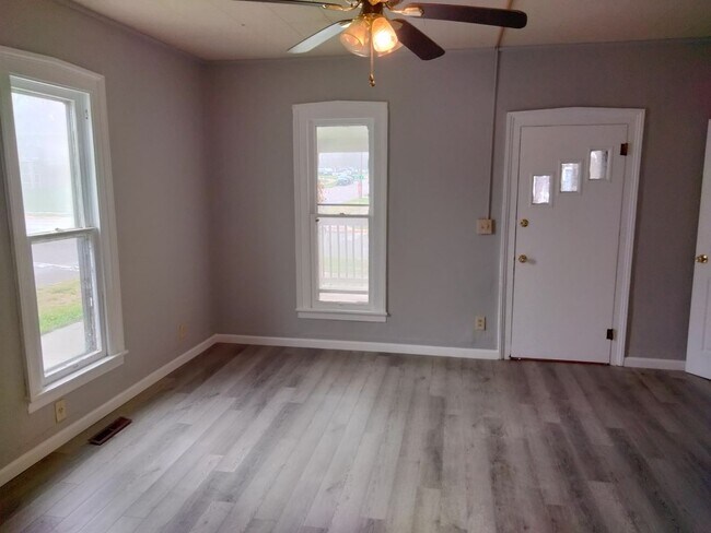 141 Grover St in Warrensburg, MO - Building Photo - Building Photo