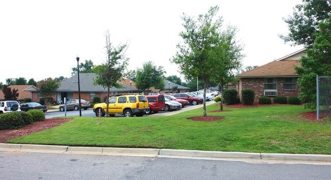 Asbury Arms in West Columbia, SC - Building Photo - Building Photo