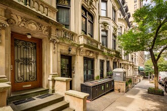 322 W 101st St in New York, NY - Building Photo - Building Photo