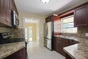 410 Franklin Rd in West Palm Beach, FL - Building Photo