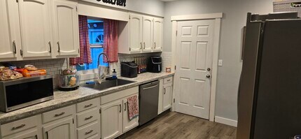 1717 D St in Lynden, WA - Building Photo - Building Photo