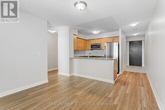 205-1205 Sherway Gardens Rd in Toronto, ON - Building Photo - Building Photo