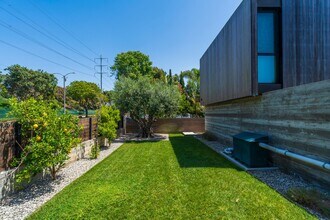 762 Rosecrans Ave in Manhattan Beach, CA - Building Photo - Building Photo