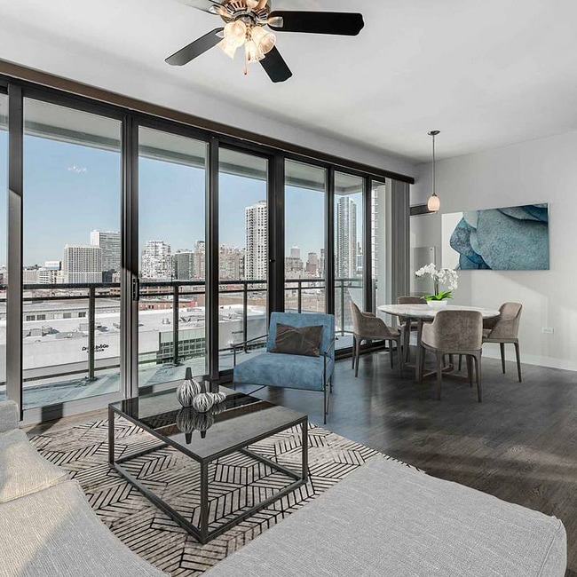 property at 674 W Wayman St