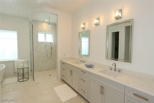 300 2nd Ave N in Naples, FL - Building Photo - Building Photo