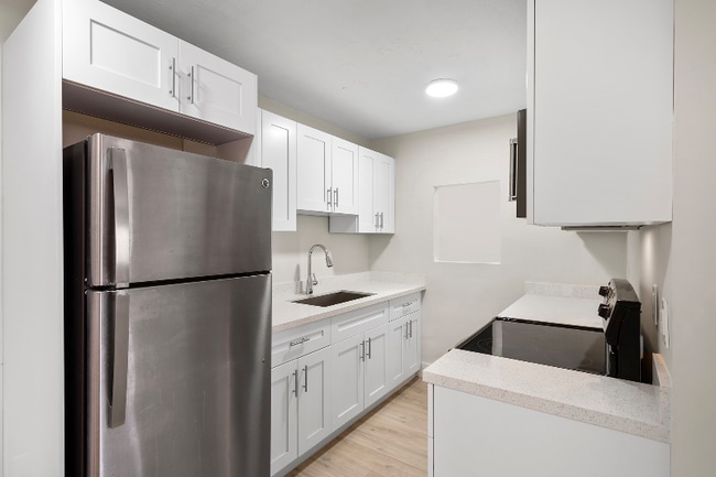 1310 W 29th St in Hialeah, FL - Building Photo - Building Photo