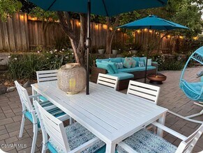 379 S Greenway Ave in Thousand Oaks, CA - Building Photo - Building Photo