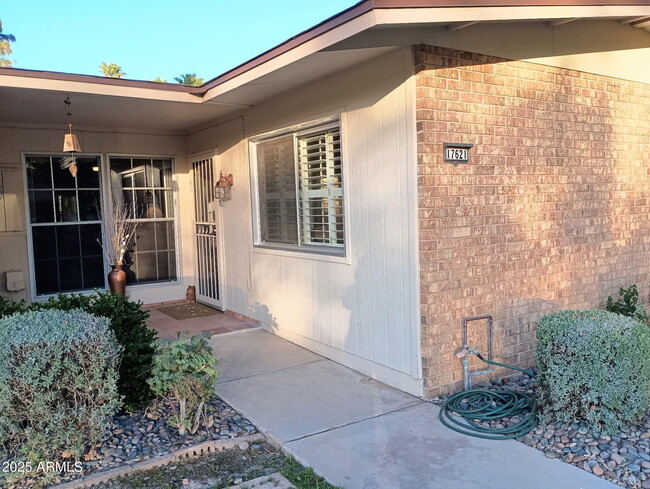 17621 N 105th Ave in Sun City, AZ - Building Photo - Building Photo