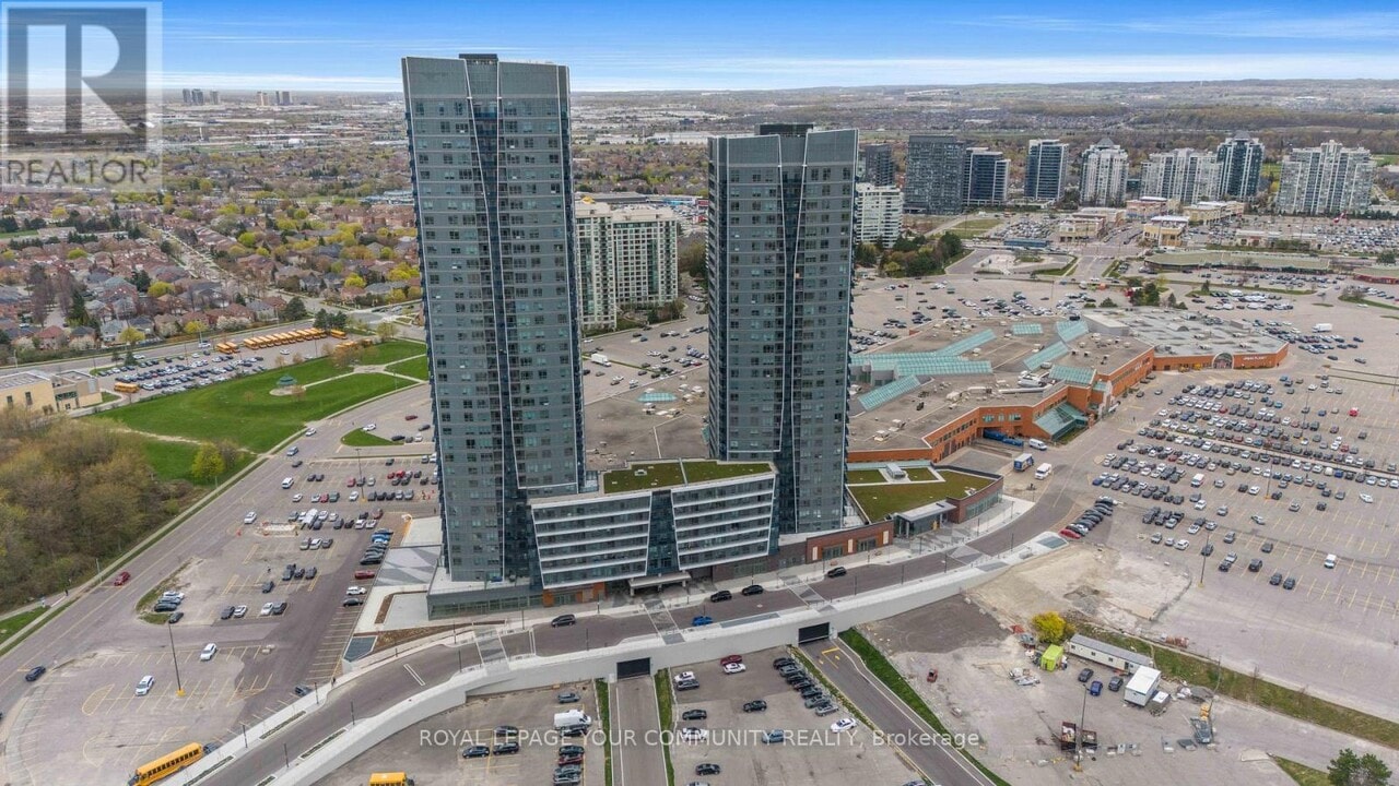 30-32030 Upper Mall Wy in Vaughan, ON - Building Photo