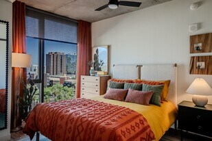 Sol Modern in Phoenix, AZ - Building Photo