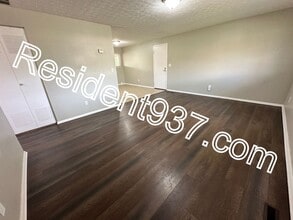 5884 Traymore Dr in Huber Heights, OH - Building Photo - Building Photo