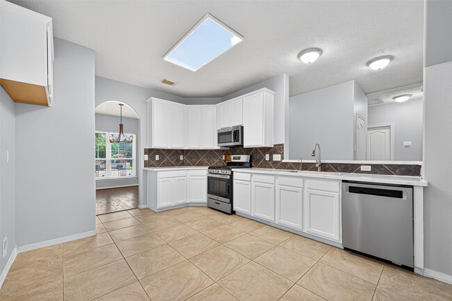 2202 Highland Crossing Dr in Conroe, TX - Building Photo - Building Photo