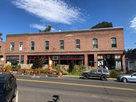 216 E Jewett Blvd in White Salmon, WA - Building Photo