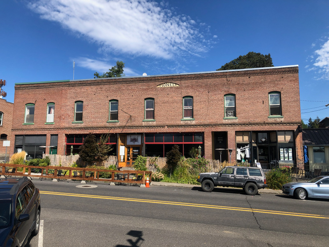 property at 216 E Jewett Blvd